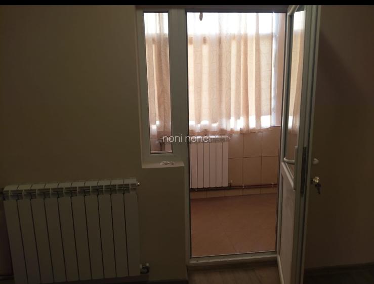 Vând apartament 3 camere, decomandat, renovat, Târgu Jiu - 2