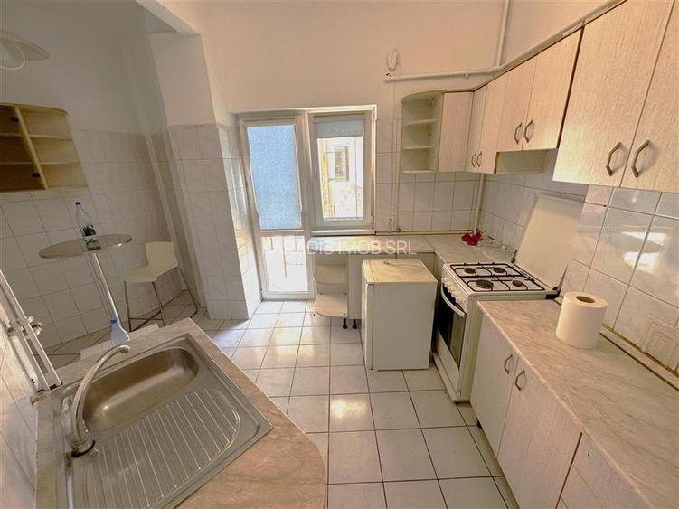 Inchiriere apartament cu 4 camere Rosetti Bloc Interbelic - 5