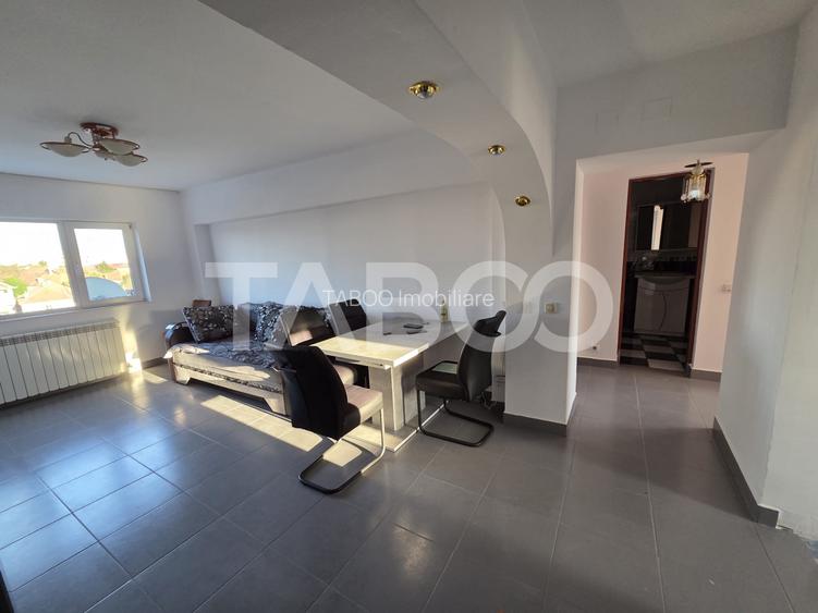 Apartament de vanzare 4 camere decomandat 80 mp utili zona 1 Decembrie - 2