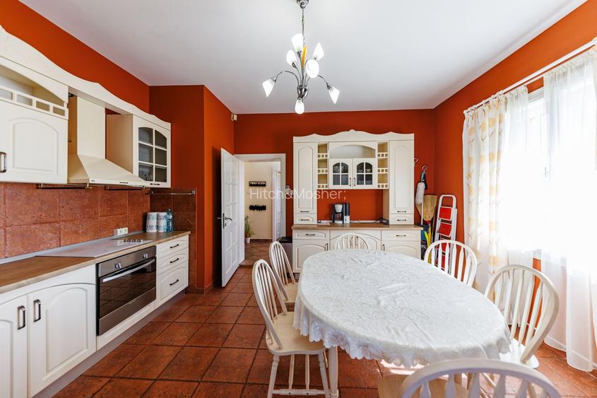 Vilă cu spatii largi, curte generoasă, locație excelentă - 15