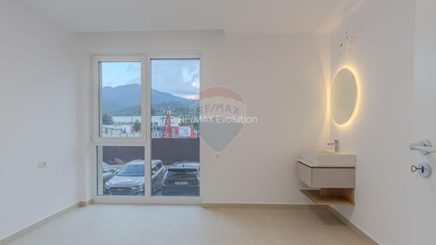 Clinica medicala-9 cabinete- URBAN PLAZA - bloc 15 parter! - 38