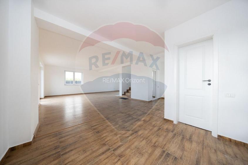 Vila moderna cu 4 camere,  P+E - teren 501 mp - 5