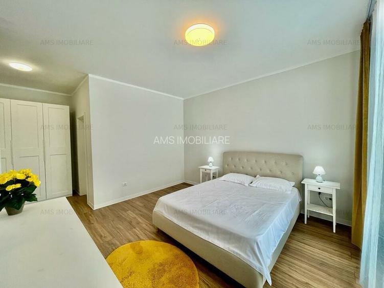 SUPERB / GRADINA GENEROASA / LOC PARCARE - 24