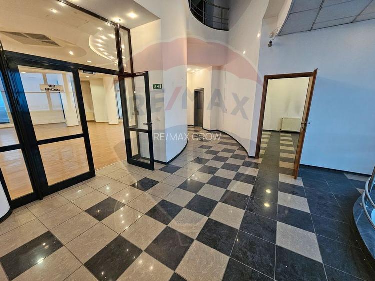 Spațiu de 202 mp + 64 mp terasă la etajul 5, zonă ultracentrală - 4