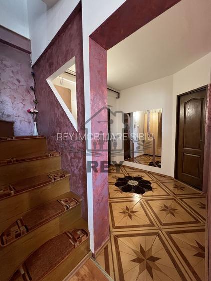 De vanzare- Apartament 3 camere str Luptei - 3