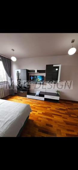 Apart 1 camera Piata Balcescu etaj 3 - 6