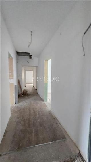 Vanzare bloc ultracentral pentru investitie - 4