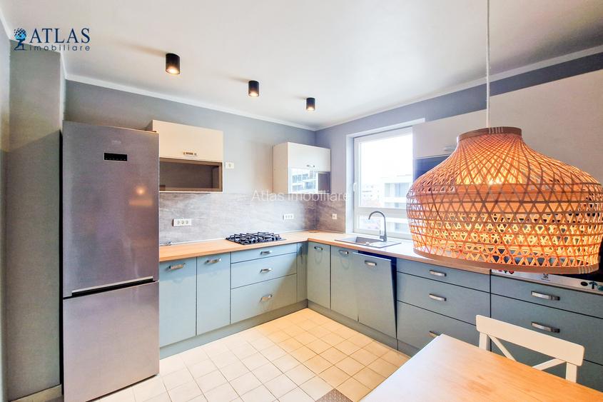 Decomandat, 3 camere, 91 mp., ultracentral, et. 2  din 4, vedere catre Tampa, - 12