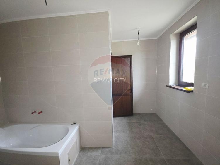 Casă cu livadă și teren generos – Girov - 18