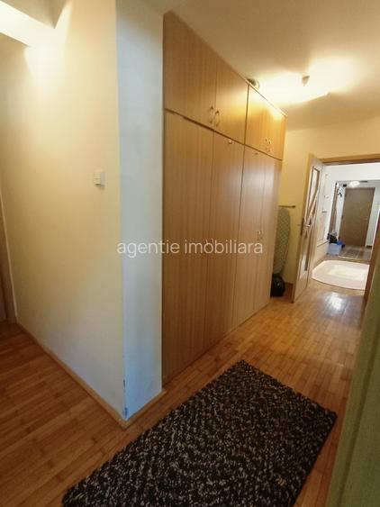 City parc mall -4camere 89 mp etaj 1 - 11