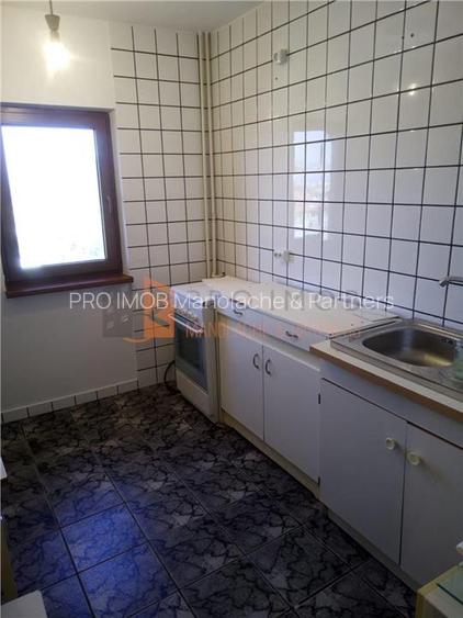 Apartament 3 camere cf 1 semidecomandat zona Crang - 5
