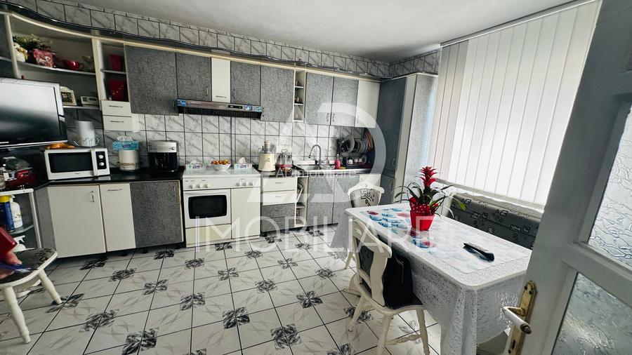 Vânzare vilă spațioasă în Târgu-Jiu , Bld Ecaterina Teodoriu - 6