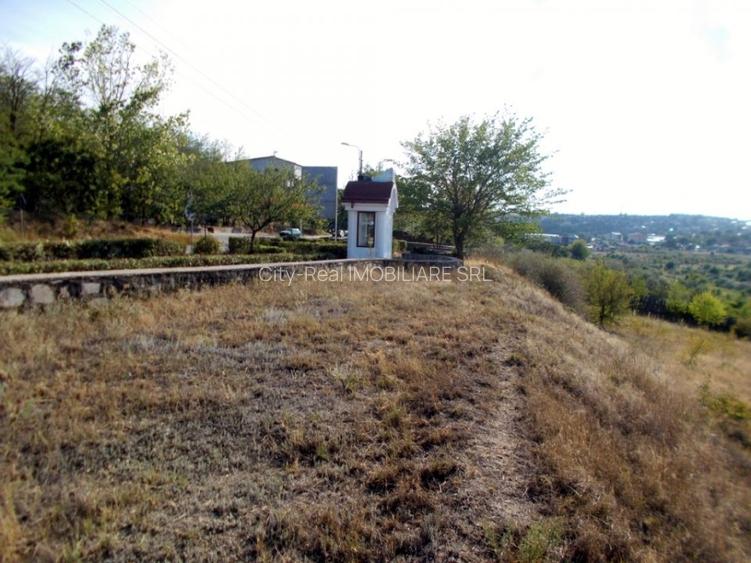 Teren Tulcea 5300 mp,strada Elizeului ,vedere microdelta.Apa,curent,gaze. - 3