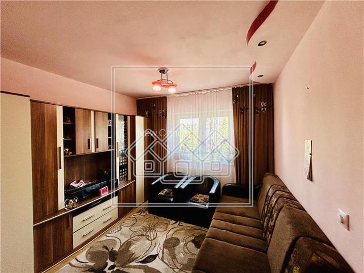 Apartament de inchiriat in Sibiu - 3 camere si balcon - zona N. Iorga - 12