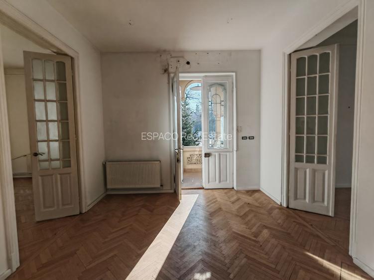 Parter de vila –Aviatorilor | 160 mp | 7 camere | 3 intrări  | Curte - 8