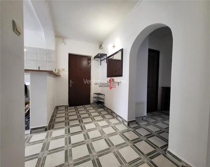 UNIRII-LOCATIE-3 CAMERE DECOMANDAT / ETAJ 2 / SEMISTRADAL - 14