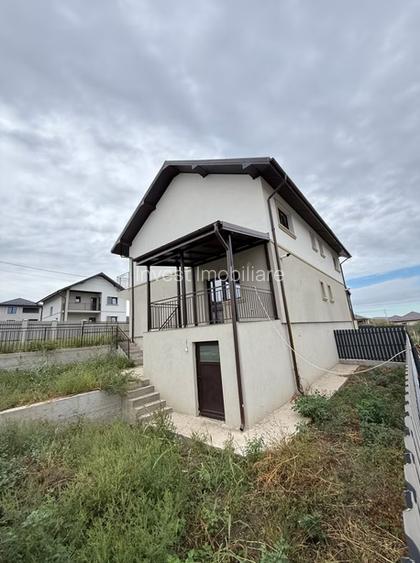 Duplex cu 4 camere în Valea Lupului-Iași! Beci generos! Comision 0% - 6