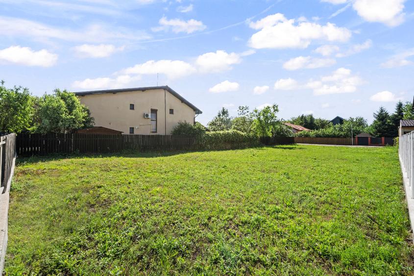 Teren Corbeanca 1118 mp, zona centrala, padure, strada privata