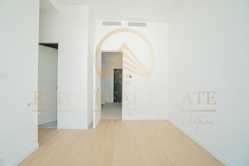 STATIUNEA MAMAIA - Vânzare apartament cu 4 camere, 4 bai cu vedere la mare.