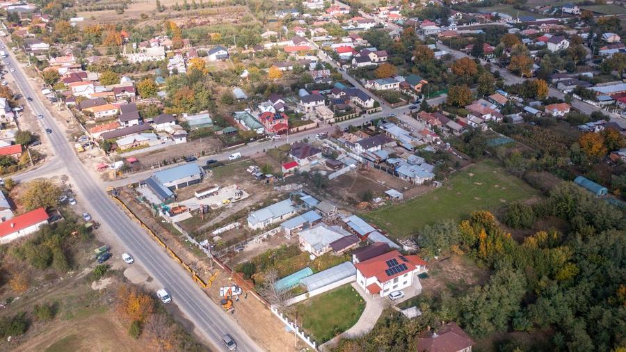 Vanzare casa cu restaurant, terasa si teren intravilan liber - Titu