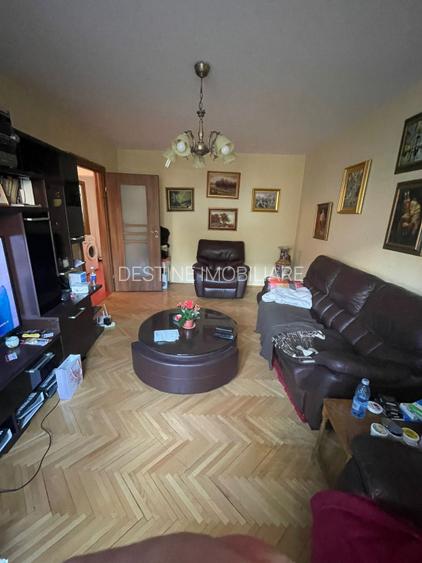 Apartament 3 camere decomandat ,Valea Ialomiței - 2