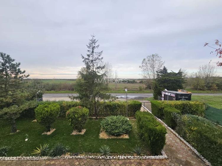 Pensiune de vanzare in Venus - 6