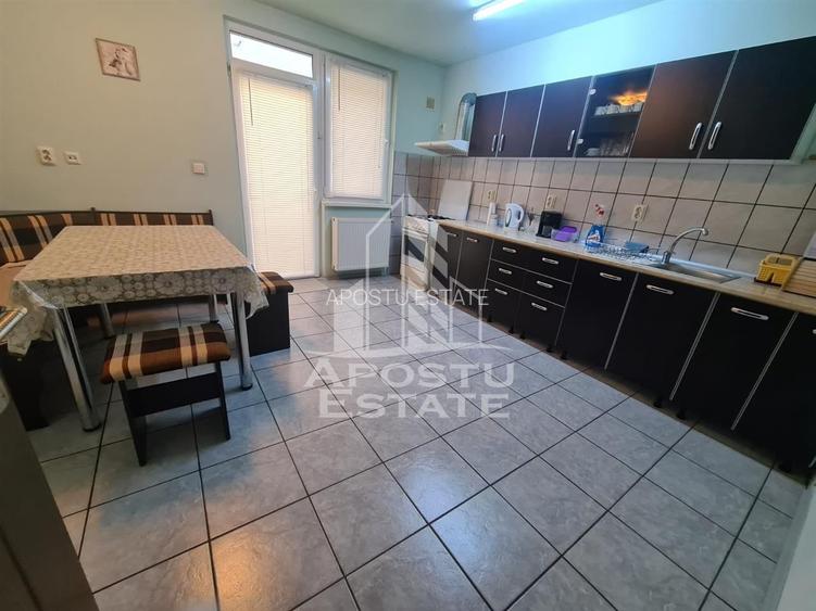 Casa, 4 camere,  3 locuri de parcare, zona Sagului - 15