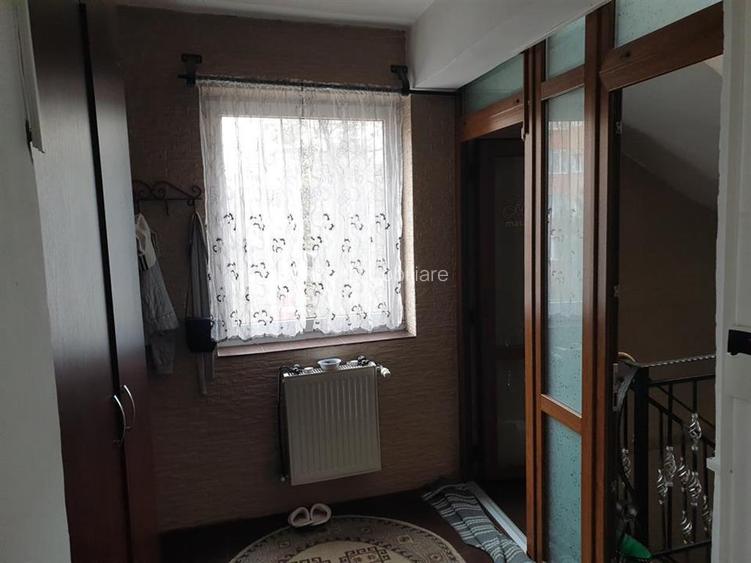 Vila 8 Camere si Curte – Spatiu Ideal pentru Familie Mare sau Investitie - 9