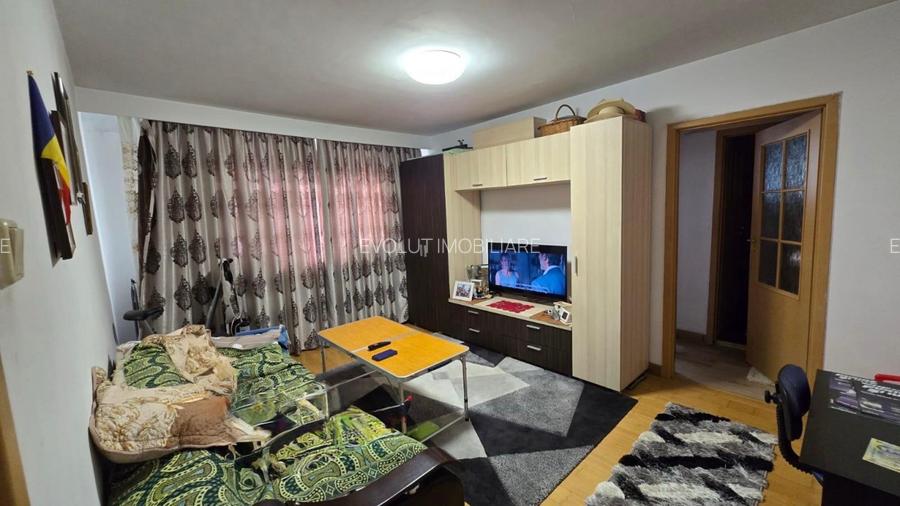 Apartament semidecomandat- zona inel I - 3