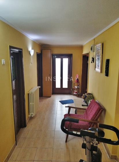 Km 4-5 - Casa renovata, situata in centrul cartierului - 4
