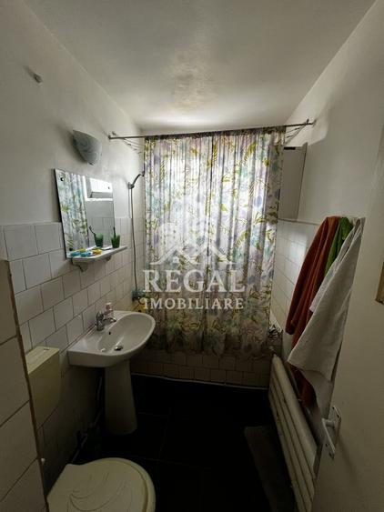 Apartament cu 3 camere de vânzare – zona Altex