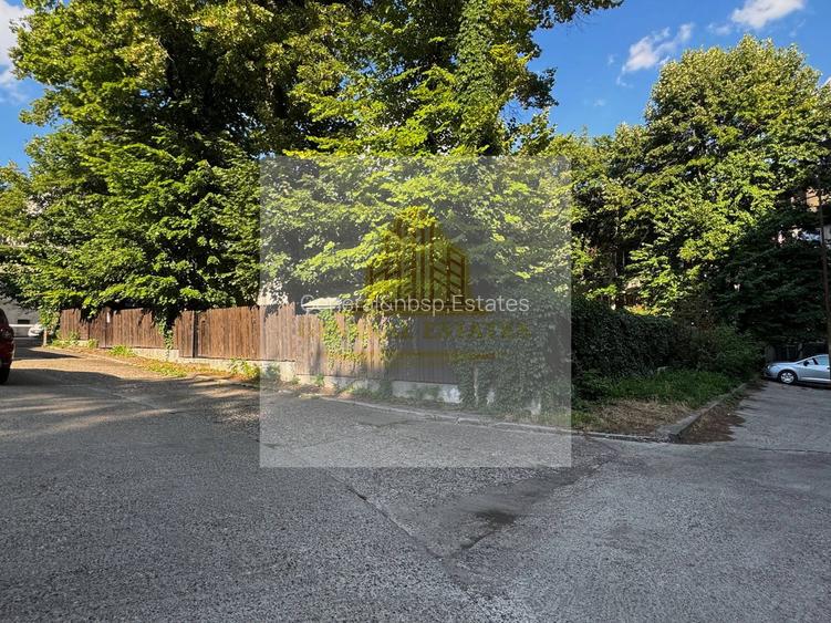 Spre Vânzare Proprietate remarcabilă cu 6 camere în inima Iașului ! - 38