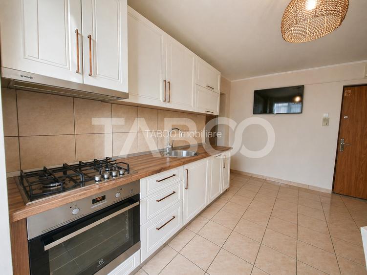 Apartament decomandat de vanzare 3 camere pivnita Vasile Aaron - 2