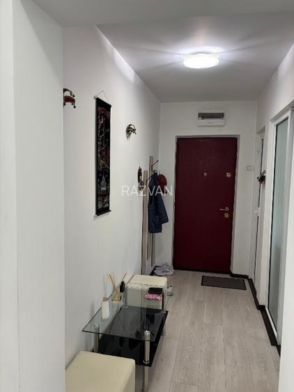 Titlu: Apartament 3 camere premium, renovare totală, etaj 1 + garaj, zona Cuza D - 9