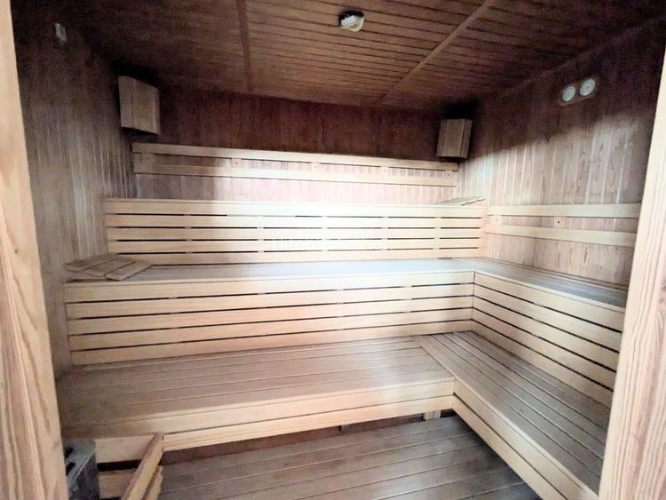 Clădire cu Spațiu Generos pentru Investiții Diverse - 14