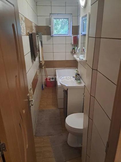 Apartament cu 3 camere, etaj 1/4, zona Alexandru Cel Bun - 6