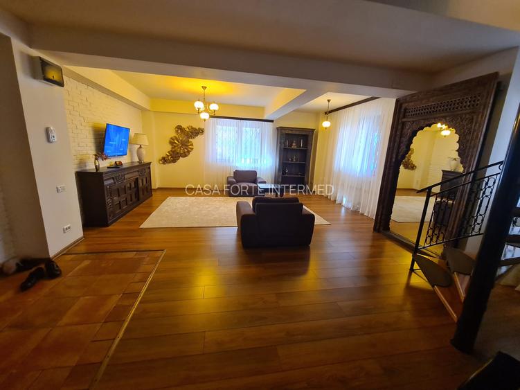 Duplex de lux în centrul stațiunii Mamaia – Eleganță la malul mării  270000 € - 3