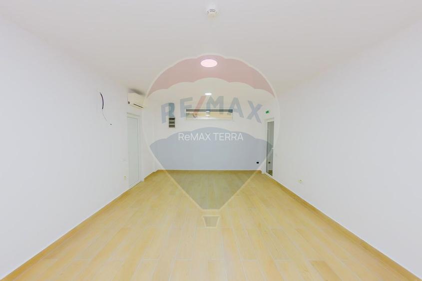 LUX! De inchiriat SPATIU COMERCIAL cu birouri, magazie și acces TIR - 18