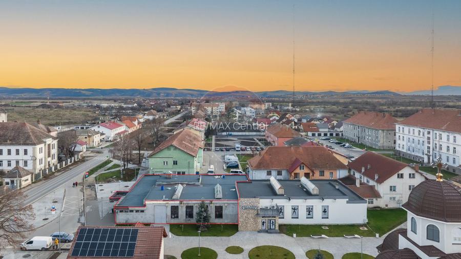 Spații comerciale de închiriat în Bod, suprafață 535 mp,  3 intrări - 2