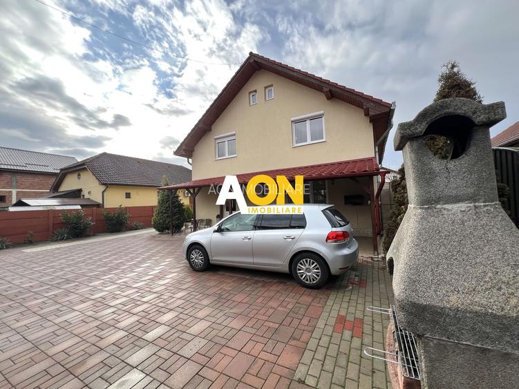 Casa de vanzare - 5 Camere, 2 Bai,  Garaj, 941 mp Teren - 24