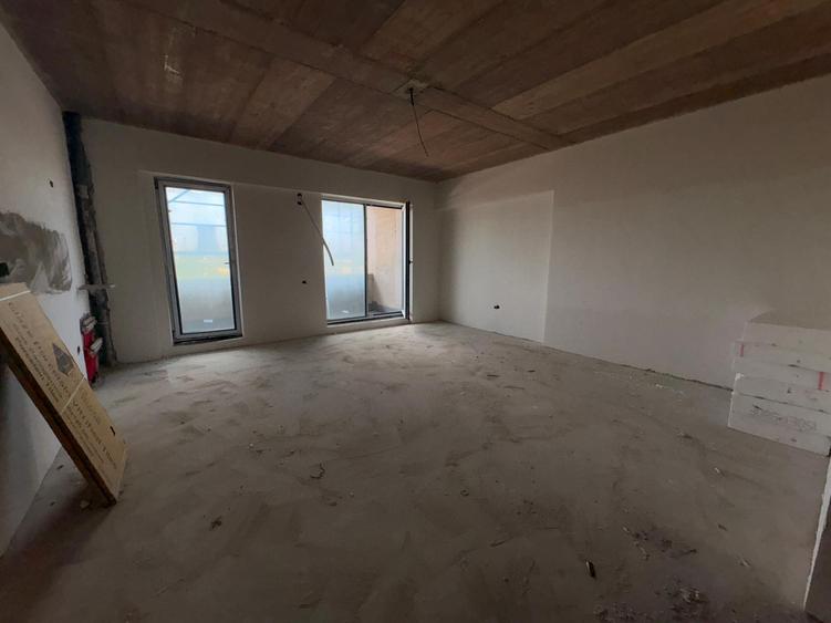 Apartament 3 Camere | 91 MP | 2 Balcoane | Piscina si Loc de Joaca | Dezvoltator