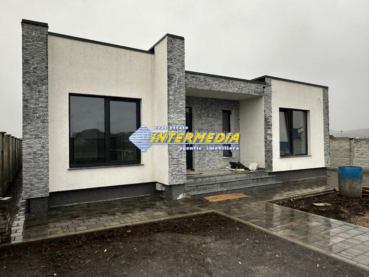 Casa Noua de vanzare pe un nivel zona Alba Micesti - 7