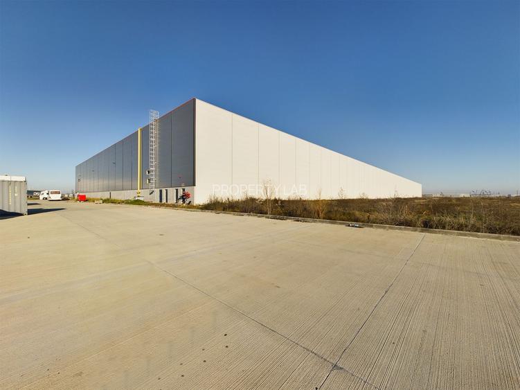 Hală cu suprafața utilă de 8.000 mp Giarmata - 2