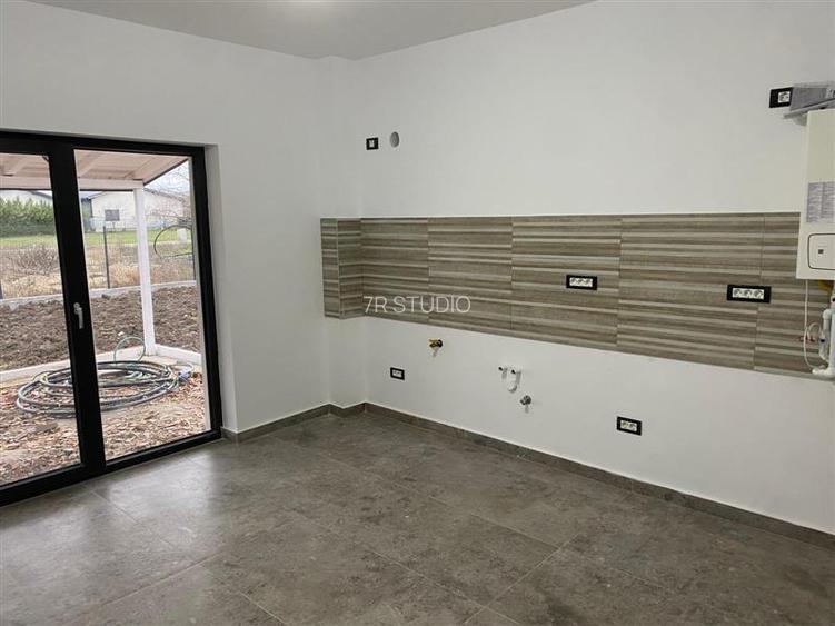 Vanzare vila Tartasesti - 2