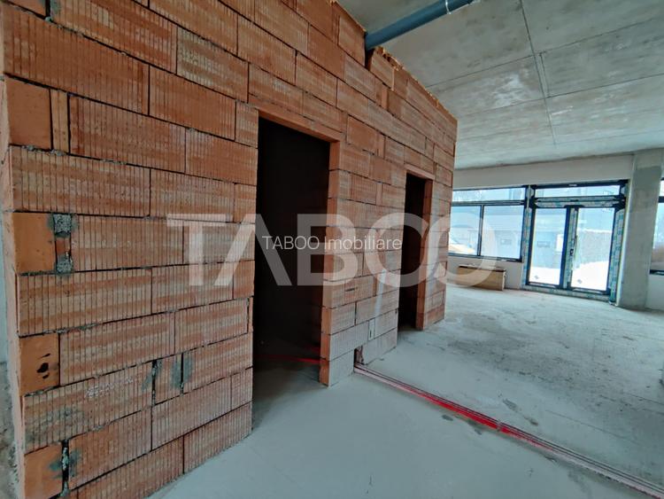 Spatiu comercial open space generos stradal cu vitrine Turnisor Sibiu - 7