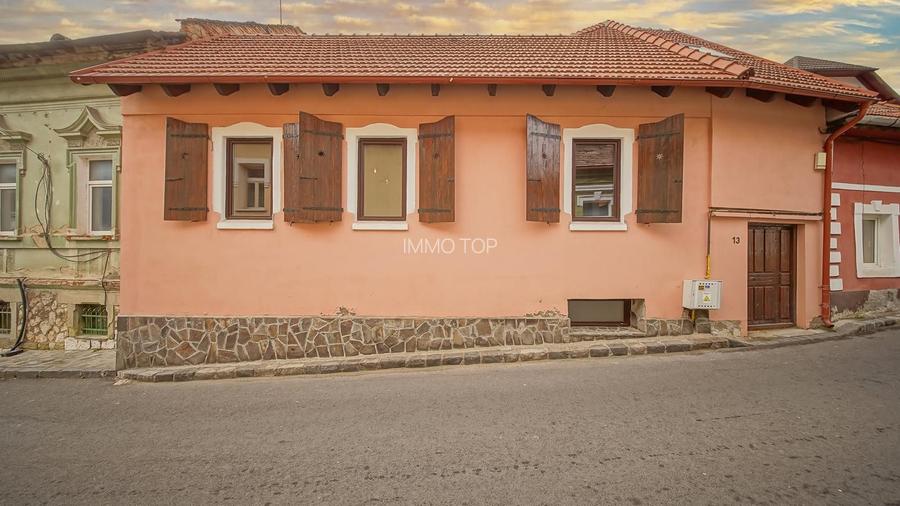 Casa de vanzare in centrul Brasovului - curte privata si pivnita - 3