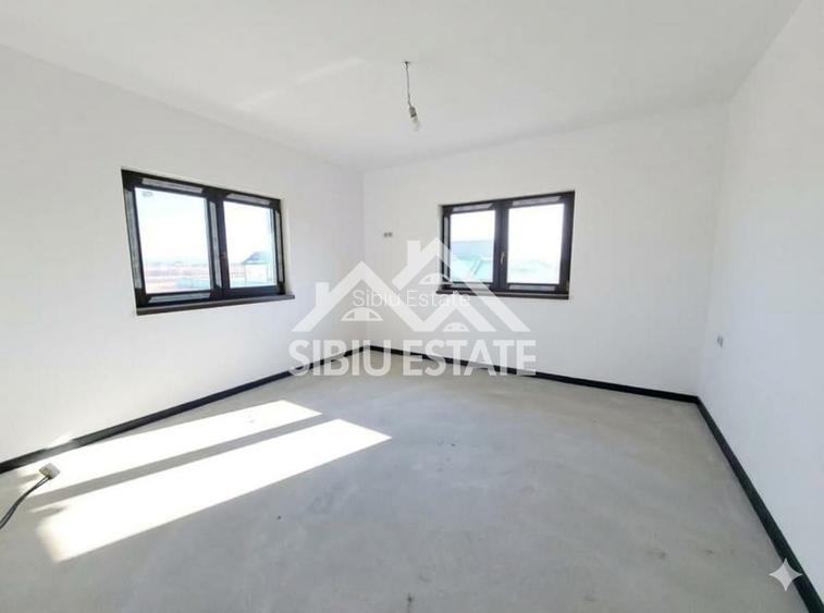 Casa noua 5 camere, curte mare - 4