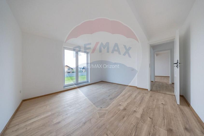 Vila moderna cu 4 camere,  P+E - teren 501 mp - 9