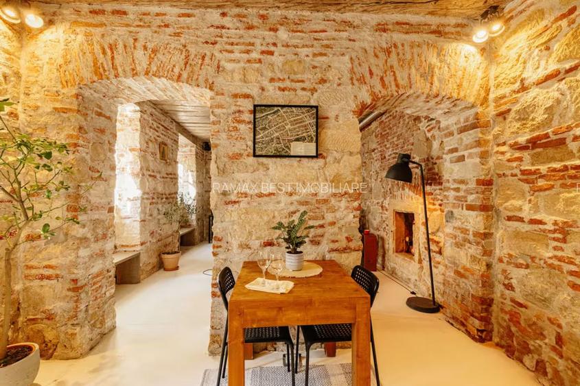 Apartament cu farmec istoric – 40 mp, parter, în centrul orașului - 3