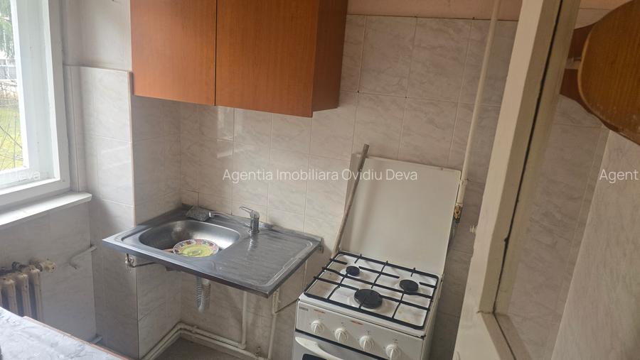 Vand  garsoniera in Deva, zona Dacia, etaj 1, bloc de 4 etaje, usa metalica, - 10